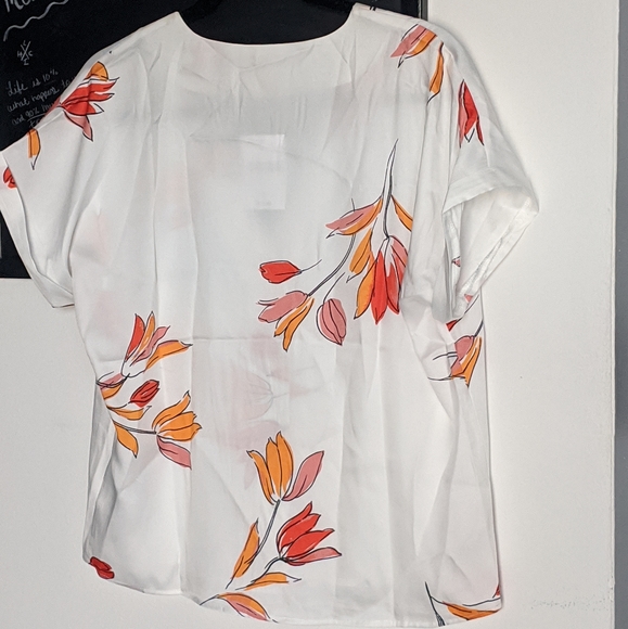 Floral🌷 print top - Picture 2 of 2